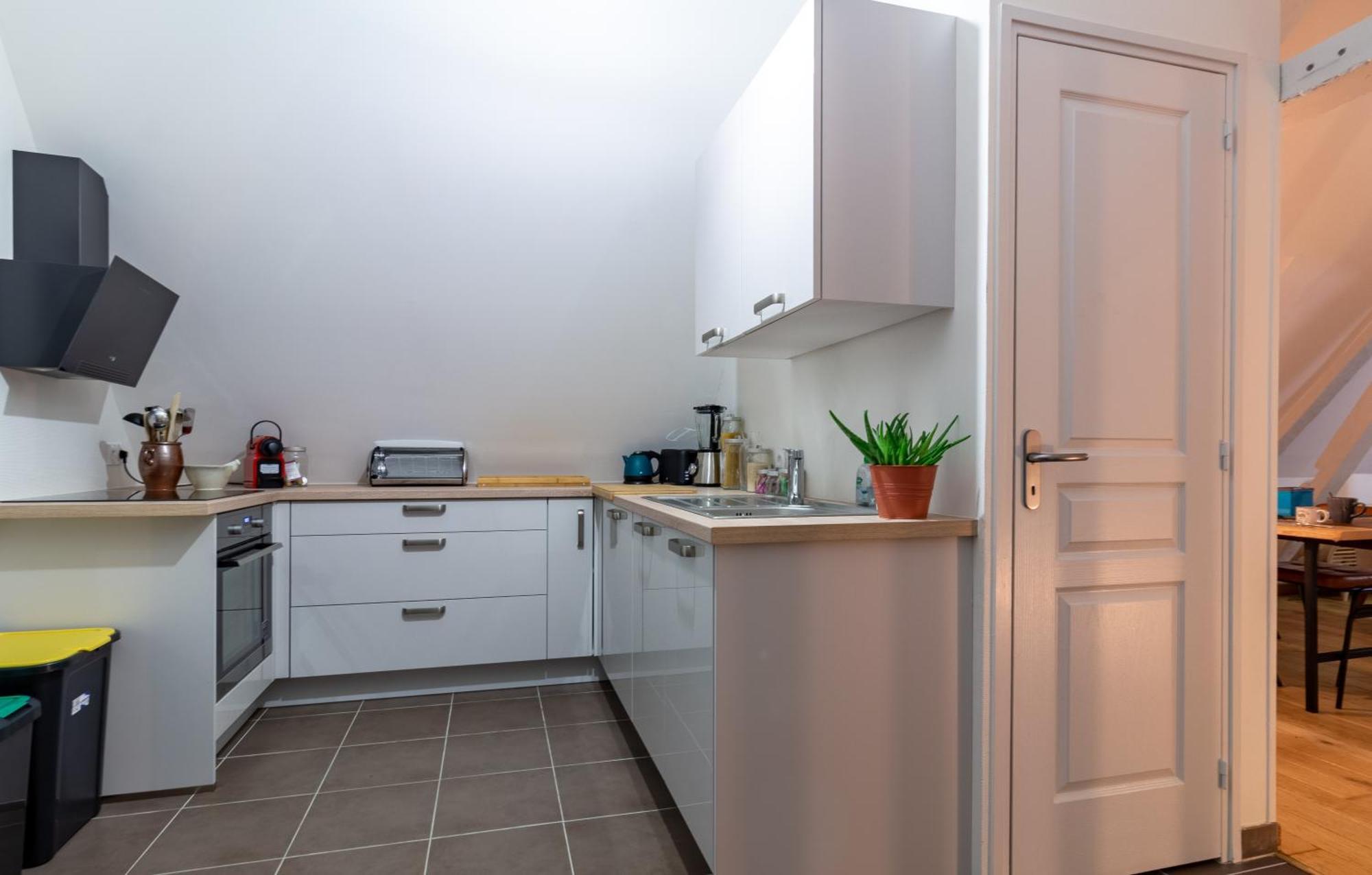 Le 13 Elegant Troyes Lägenhet Exteriör bild