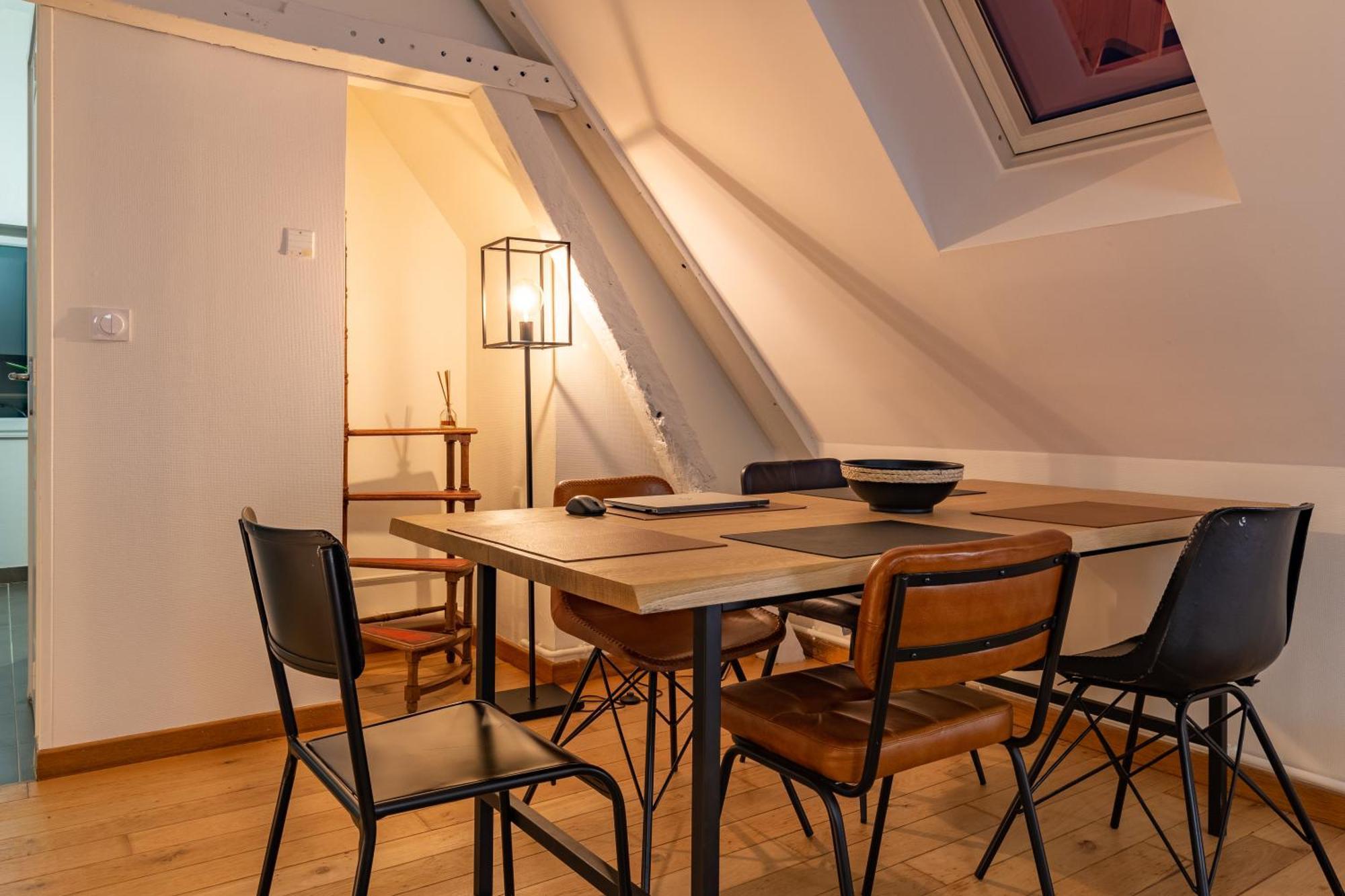 Le 13 Elegant Troyes Lägenhet Exteriör bild