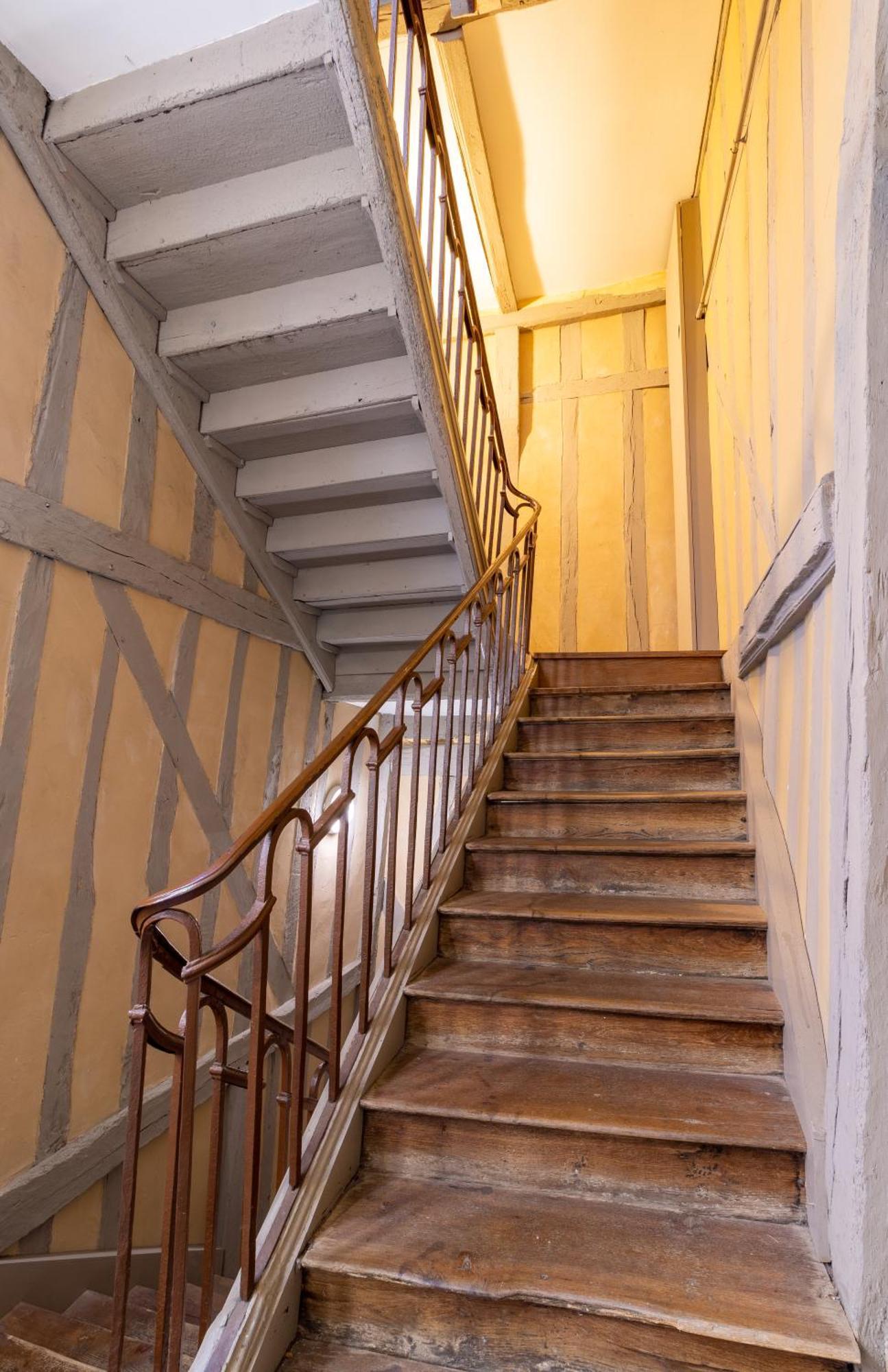 Le 13 Elegant Troyes Lägenhet Exteriör bild